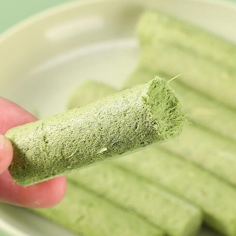 Cat Grass Teething Stick for Cat, Natural Freeze Dried Cat Grass Sticks for Indoor Cats, Chicken Flavored Cat Grass Treats for Teeth Cleaning and Hairball Remedy in Saudi Arabia