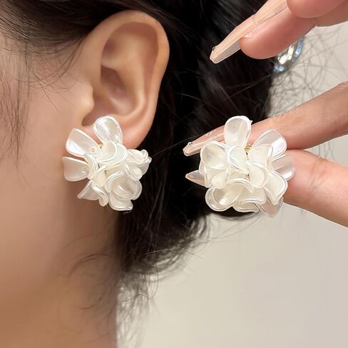Boho Pearl Flower Earrings for Girls White Flower Stud Earrings 3D Flower Earrings Flower Wedding Earrings Jewelry for Women Gifts in Saudi Arabia