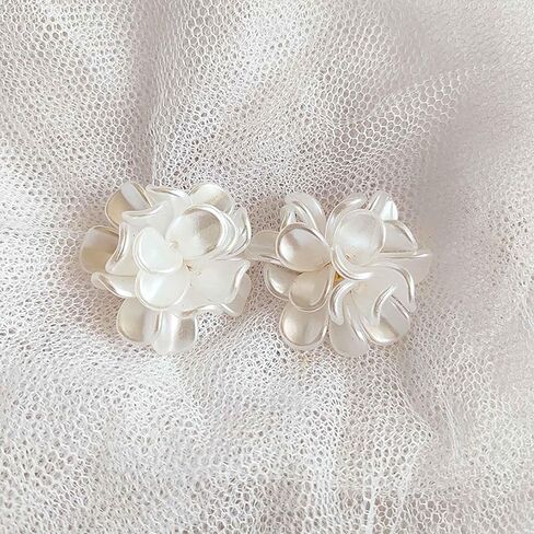 Boho Pearl Flower Earrings for Girls White Flower Stud Earrings 3D Flower Earrings Flower Wedding Earrings Jewelry for Women Gifts in Saudi Arabia