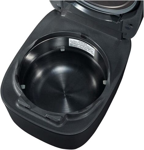 Zojirushi NW-QAC10 طباخ حثي مسطح بسعة 5.5 كوب ومسخن مع مقلاة طبخ مخصصة، طلاء مزدوج غير لاصق لسهولة التنظيف (أسود) in Kuwait
