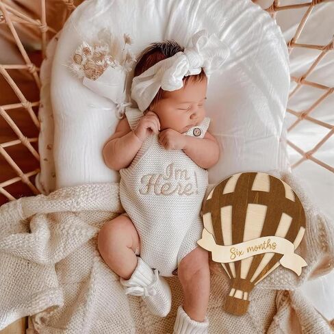 Chippi & Co Cute Monthly Baby Milestone Board, Month Milestone Girl, Boy, Milestone Signs Wooden Circles For Newborn, Infant, Meses De Bebes Para Fotos, 1-12 Months Age Cards Discs For Photo Props in Saudi Arabia
