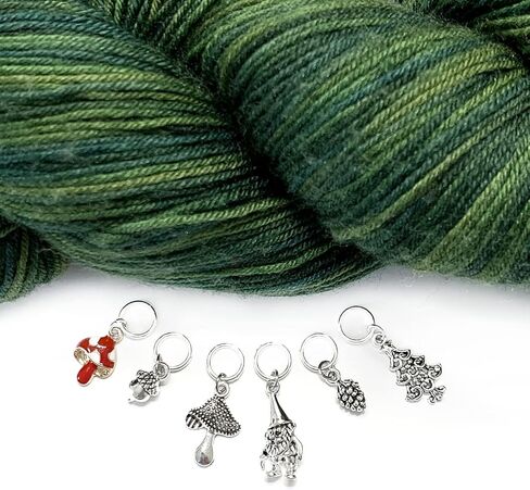 مجموعة أقلام تحديد غرز الحياكة الرائعة من Woodland Garden Gnome مع حقيبة تخزين | مصنوع يدويًا بواسطة تصميمات جميلة دافئة | علامات سحرية على شكل حلقة معدنية لطيفة وإكسسوارات متماسكة ممتعة هدية مضادة لعيد الميلاد in Kuwait