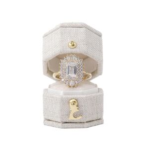 Small Hexagon Ring Box with Hinge and Clasp (Oatmeal)