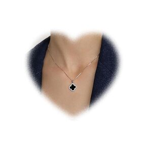 Boho Four Leaf Clover Pendant Necklace for Teen Girls Black Clover Necklace Choker Crystal Clover Chain Necklace Jewelry for Women Gifts