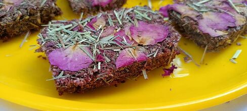 INR's Farm Fresh Timothy Hay Rose Cake Bars - 150Gms Pack in Saudi Arabia