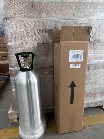 CO2 Cylinder with siphon tube co2 canister with siphon tube,co2 tank with Siphon Tube,20 lb,CGA320 in Kuwait