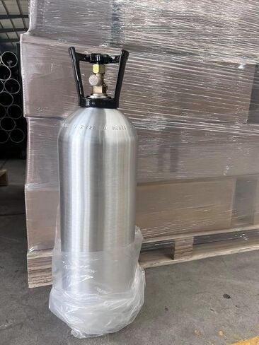 CO2 Cylinder with siphon tube co2 canister with siphon tube,co2 tank with Siphon Tube,20 lb,CGA320 in Kuwait