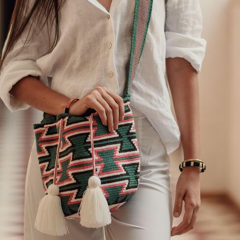 Original Authentic WAYUU Bag, Mochila from Colombia, Medium Crochet Crossbody, Handmade Medium Purse, Bucket Bag, Artisanmade Craft. (Cheeky) in Saudi Arabia
