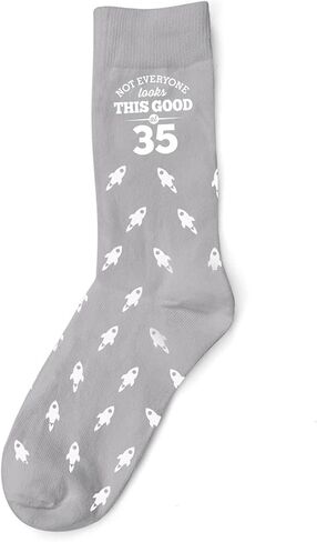 جوارب بنمط هدية عيد الميلاد الخامس والثلاثين للرجال هدية مضحكة تذكار لمدة 35 عامًا مقاس 7-12 (صواريخ) in Kuwait