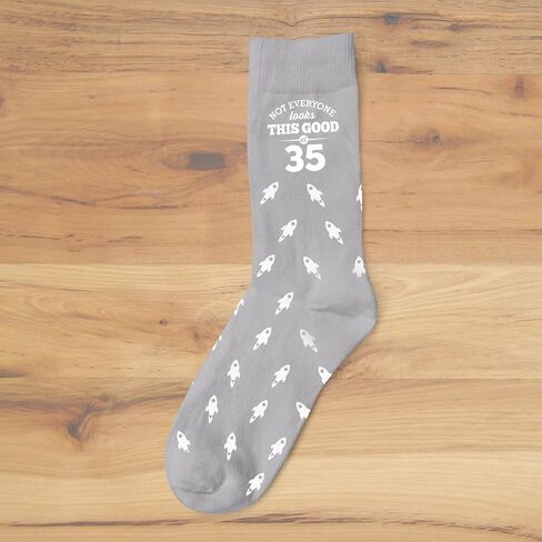 جوارب بنمط هدية عيد الميلاد الخامس والثلاثين للرجال هدية مضحكة تذكار لمدة 35 عامًا مقاس 7-12 (صواريخ) in Kuwait