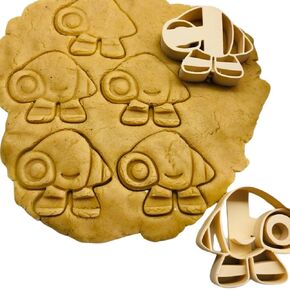 Marcel the Shell with Shoes On Cookie Cutter - 6x5 cm (2.36x1.97 inches)