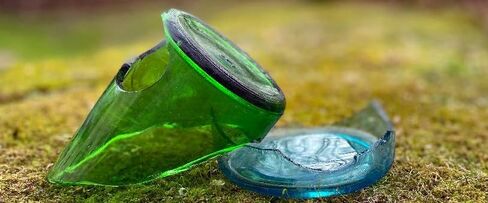 زجاجة بيرة خضراء معاد تدويرها، أقراط طويلة ساحرة in Saudi Arabia