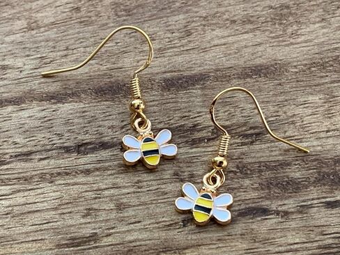 Dainty Daisy and Bee Earrings with 18K Gold Plated Ear Hooks |set of 2 pairs of earrings| preteen girls birthday gift idea | lightweight and small earrings in Saudi Arabia