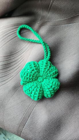 Crochet Four Leaf Clover Keychain Handmade Crochet Clover Lucky Accessories for Car Keys Bags in Saudi Arabia