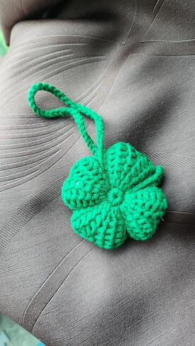 Crochet Four Leaf Clover Keychain Handmade Crochet Clover Lucky Accessories for Car Keys Bags in Saudi Arabia