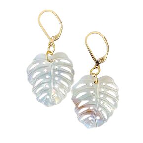 Mother of Pearl Seashell Monstera Earrings Leverback, Natural Sea Shell Tropical Leaf Earrings, Small Gold Plated Drop Dangle Earrings Women Girl Gift (Natural)