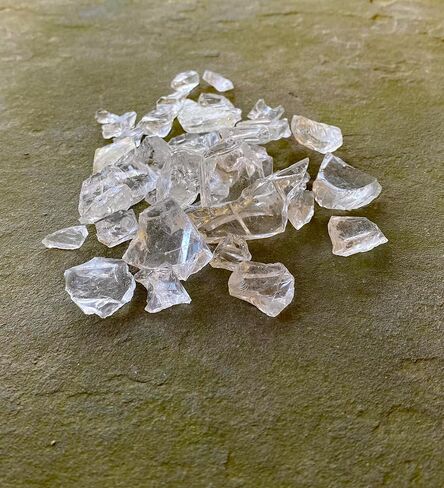 تصميمات معبأة في زجاجات أقراط نباتية شفافة مصنوعة يدويًا، زجاج زجاجة ألبان شفاف معاد تدويره، فضة إسترلينية، صديقة للبيئة، صنع في الولايات المتحدة الأمريكية، هدايا عيد الميلاد، عيد الأم، المرأة، الذكرى السنوية in Kuwait