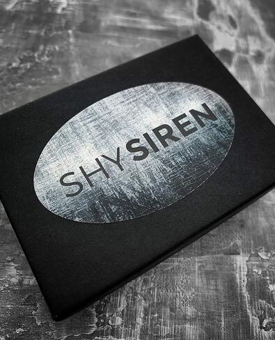 أقراط أذن رمادية اللون مع دروزي مقلد - أقراط حديثة كبيرة للرجال للجنسين in Kuwait