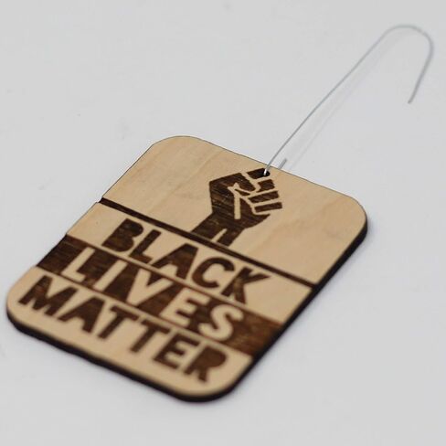 زينة عيد الميلاد الخشبية من BLM Black Lives Matter in Kuwait