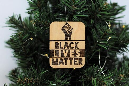 زينة عيد الميلاد الخشبية من BLM Black Lives Matter in Kuwait