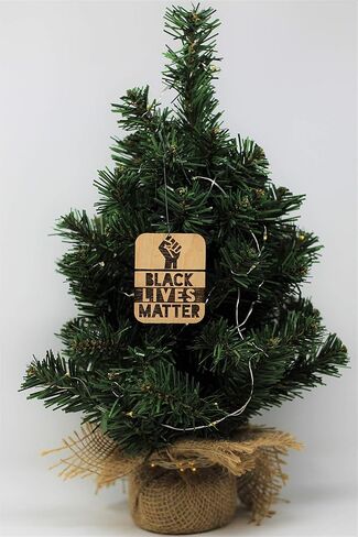 زينة عيد الميلاد الخشبية من BLM Black Lives Matter in Kuwait