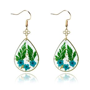 Handmade Pressed Flower Earrings for Women Girls Green Flower Leaf Resin Plant Dangle Earrings Summer Aesthetic Earrings for Graduation Birthday Celebrations Gift