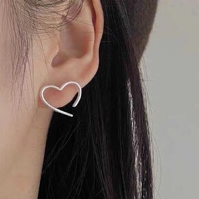 Vintage Hollow Heart Stud Earrings Silver Heart Hoop Earrings Open Love Heart Earrings Minimal Earrings Jewelry for Women and Girls