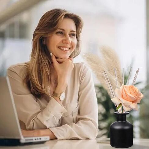 HOSSIAN 2 Clear Glass Diffuser Bottles 2 Black Diffuser Bottles -with Natural Reed Sticks Use for DIY Replacement Reed Diffuser Sets (4X3.9 Inch) in Kuwait