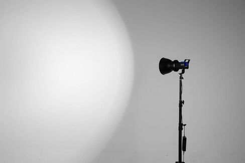 مصباح فيديو Sokani X100 Bi 100W COB LED، ثنائي اللون متوازن CRI96+ TLCI 95+ 5 تأثير إضاءة مبرمج مسبقًا ضبط السطوع لاسلكيًا لإضاءة Bowens Mount لاستوديو التصوير الفوتوغرافي على YouTube in Kuwait