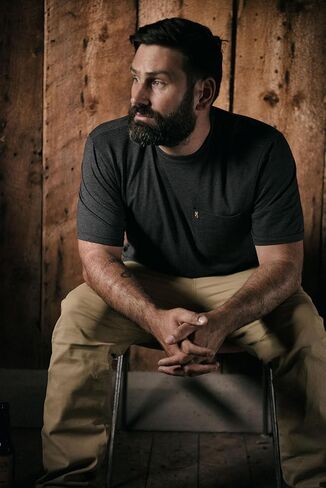 Browning Men's Buckmark Short Sleeve Pocket T Shirt in Kuwait