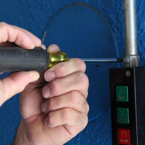 Klein Tools 32378 Combination Tip Screwdriver Set with #1 and #2 Combination Tips and Cushion-Grip Handles, 2-Piece in Saudi Arabia