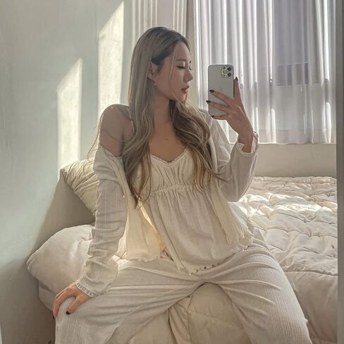 طقم بيجامات مكون من 3 قطع من السترة الداخلية وسروال داخلي ناعم للصالة ملابس نوم مدمجة حمالة صدر مبطنة للنساء والفتيات in Kuwait