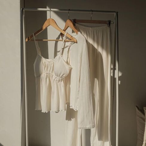 طقم بيجامات مكون من 3 قطع من السترة الداخلية وسروال داخلي ناعم للصالة ملابس نوم مدمجة حمالة صدر مبطنة للنساء والفتيات in Kuwait