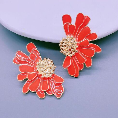 Big Vintage Flower Stud Earrings Exaggerated Oversized Daisy Flower Earrings Statement Jewelry for Women and Girls With Gold Bud in Saudi Arabia