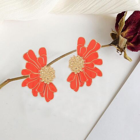 Big Vintage Flower Stud Earrings Exaggerated Oversized Daisy Flower Earrings Statement Jewelry for Women and Girls With Gold Bud in Saudi Arabia