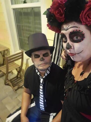قطعة رأس Funsveta Day of the Dead من الدانتيل على شكل تاج زهور وردية وحجاب للهالوين in Kuwait