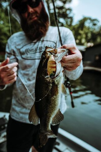 طقم صيد السمك من سلسلة بلاتينيوم. يتضمن أفضل طعوم Smallmouth وLargemouth. in Saudi Arabia