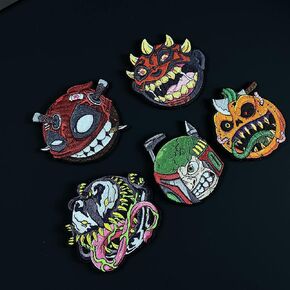 مجموعة Monsterballs مكونة من 5 رقع معنوية مطرزة للهالوين in Kuwait