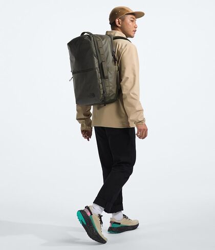 THE NORTH FACE، للجنسين، مجموعة السفر Base Camp Voyager، New Taupe Green/TNF Black-NPF، مقاس واحد in Saudi Arabia