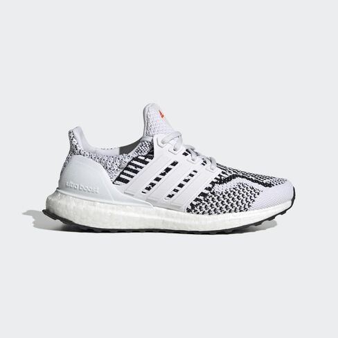 adidas Ultraboost 5.0 DNA (Big Kid) أبيض/أبيض/أسود 5 Big Kid M in Kuwait
