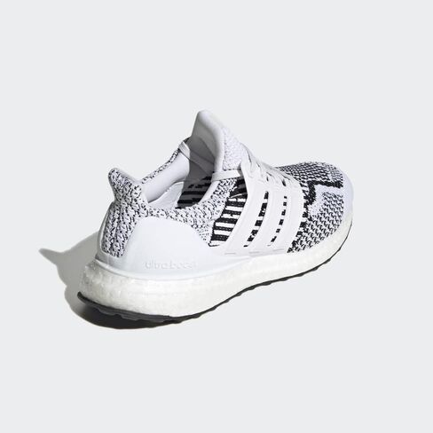 adidas Ultraboost 5.0 DNA (Big Kid) أبيض/أبيض/أسود 5 Big Kid M in Kuwait