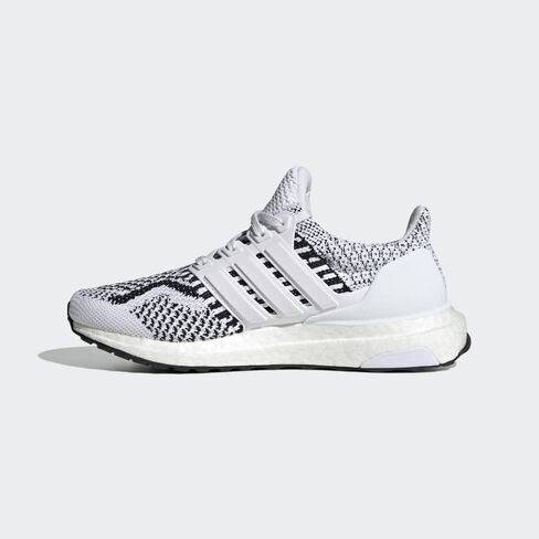 adidas Ultraboost 5.0 DNA (Big Kid) أبيض/أبيض/أسود 5 Big Kid M in Kuwait