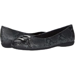 Trotters Women's Sizzle Signature Ballet Flat, Burgundy Patent, 6