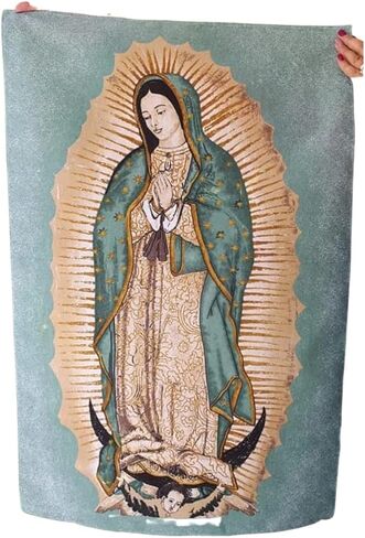 منديل فيرجن دي غوادالوبي معلق على الحائط، باندانا غوادالوبي العذراء، سيدة غوادالوبي، مناديل قماشية مكسيكية، وشاح مربع شال مكسيكي in Kuwait
