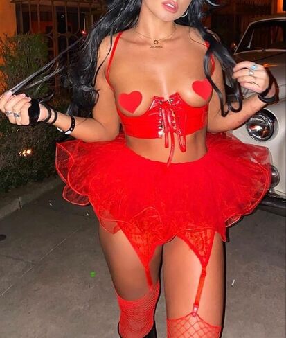 أغطية حلمات عيد الحب للسيدات، أغطية على شكل قلوب وشفاه، بتلات صدر مثيرة، ملصقات فطائر اللحم الرقيقة باللون الأحمر in Kuwait