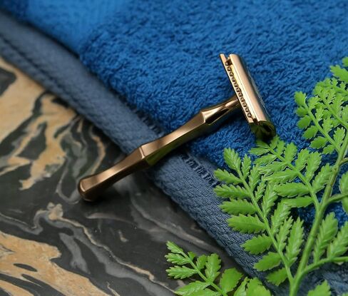 RAZOR MEISTER PRIME - ماكينة حلاقة آمنة - 50 شفرة حلاقة آمنة - ماكينة حلاقة آمنة بحافة مزدوجة - مجموعة ماكينة حلاقة آمنة للرجال والنساء - حقيبة جلدية آمنة لشفرات الحلاقة - ستانلس ستيل ألماني - مريحة - خفيفة (فضي) in Saudi Arabia