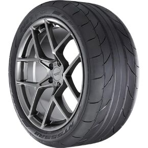 Nitto NT555RII P275/40R17 93W