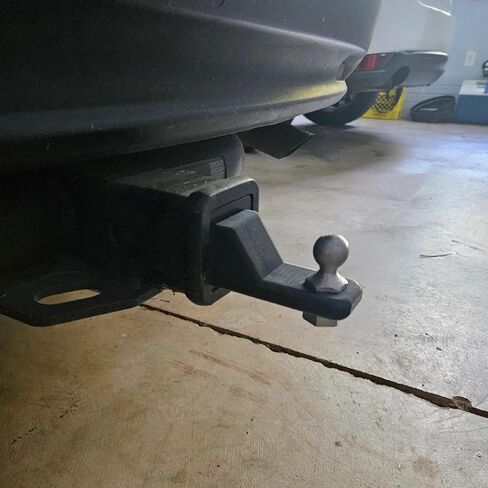 غطاء توصيل غطاء وصلة المقطورة الصغيرة متوافق مع جميع أجهزة استقبال وصلة المقطورة القياسية مقاس 2 بوصة مناسبة للشاحنات وسيارات الجيب والسيارات باللون الأسود in Kuwait