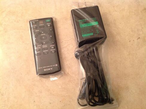 سوني DPF-D1010 10.2 بوصة WVGA LCD (16:10) إطار صور رقمي (أسود) in Kuwait