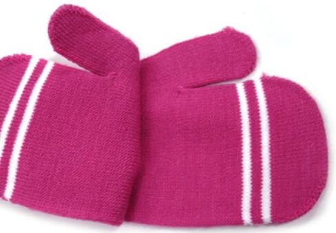 Hello Kitty Apple Mitten - إكسسوار شتوي للأطفال الصغار والفتيات الصغيرات - منتج مرخص رسميًا in Kuwait